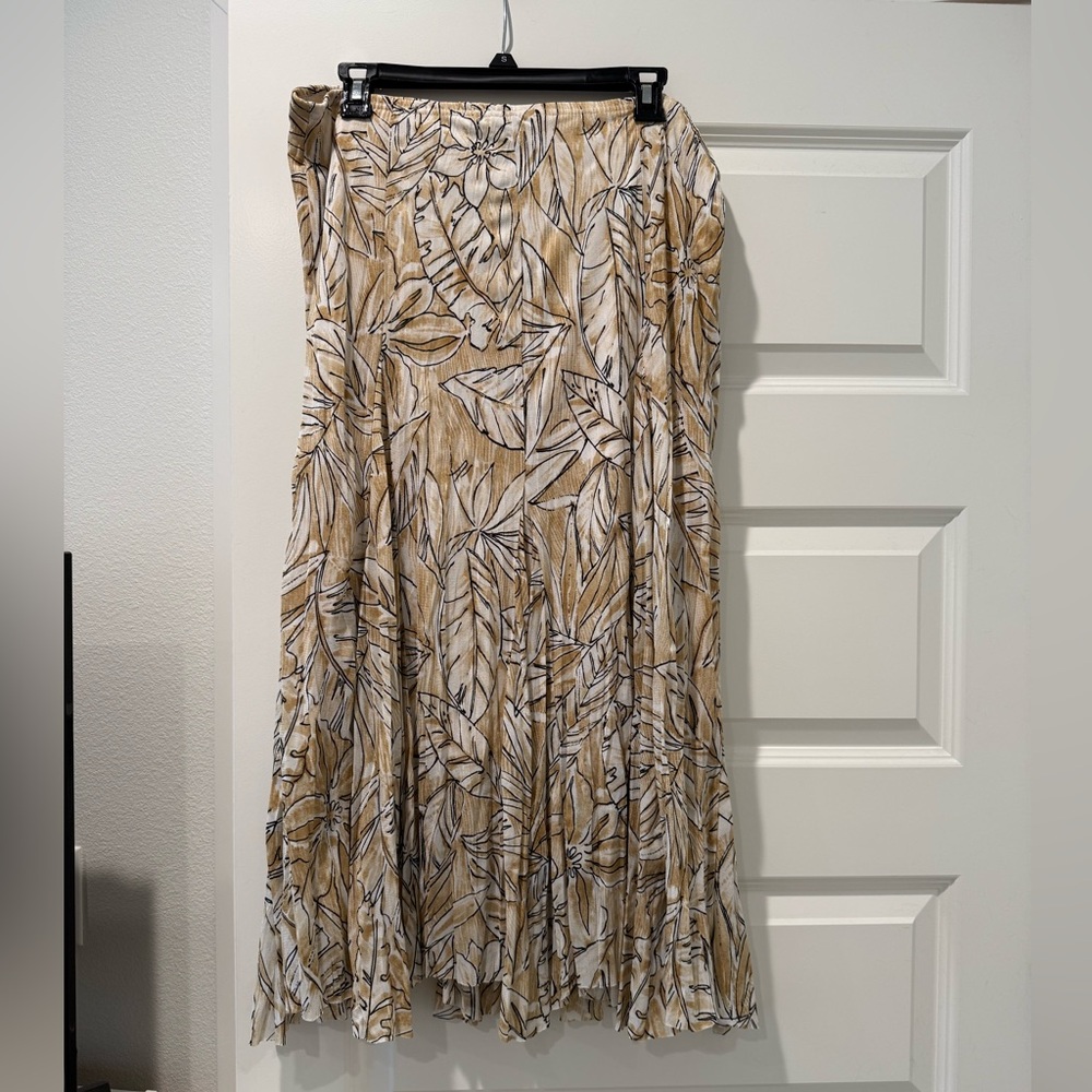 RAFAEL Tan and White Leaf A-Line Skirt